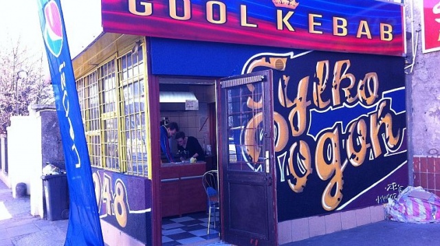 Rozpoczęła się gorączka mundialowa. Właściciele kibicowskiego fast-foodu przy stadionie Pogoni w Szczecinie i zagorzali fani piłki nożnej zorganizowali w internecie konkurs.