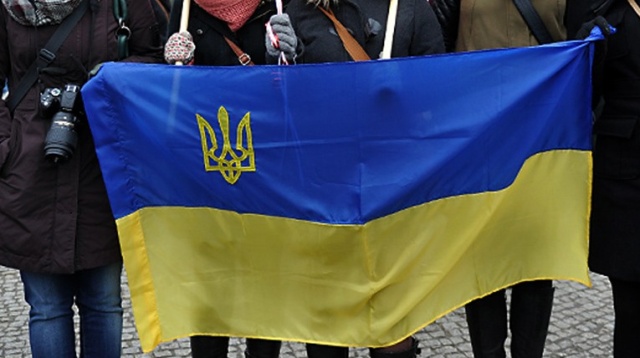 Ok. tysiąca członków ochotniczych batalionów obrony terytorialnej Donbas i Ajdar, przedstawicieli Majdanu i mieszkańców Kijowa protestowało w niedzielę w stolicy Ukrainy - pisze Polska Agencja Prasowa.