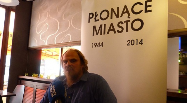 W ten sposób inicjatorzy projektu Płonące miasto - żywy pomnik chcą upamiętnić 70. rocznicę wybuchu Powstania Warszawskiego.