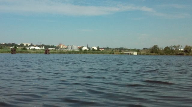 Mimo iż oczyszczalnia ścieków Pomorzany działa w Szczecinie od pięciu lat, to Odra nadal jest brudna. To dlatego że nurt rzeki wciąż nanosi nowe zanieczyszczenia z głębi Polski.