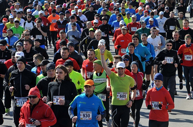 Szczecinianie startują w jednym z najpopularniejszych maratonów na świecie, czyli Maratonie Berlińskim. Bieg w stolicy Niemiec ruszył w niedzielę rano.