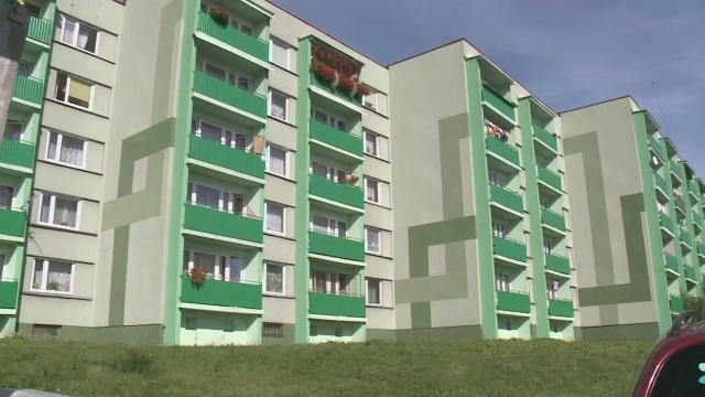 Desperat z Częstochowy, który zamknął się w swoim mieszkaniu i groził, że wysadzi w powietrze czteropiętrowy blok, zatrzymany.