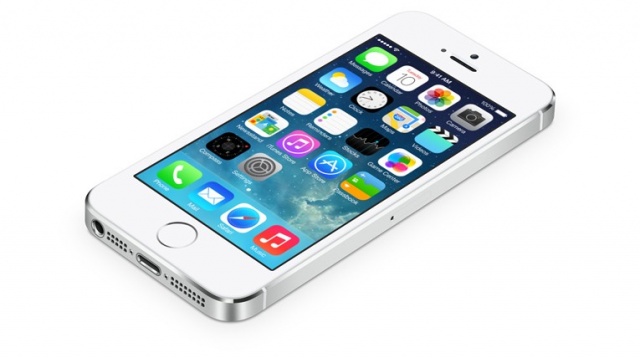 W sklepach niektórych krajów Zachodu iPhone 6 jest już od ponad miesiąca - wciąż nie wiadomo, kiedy dotrze do Polski.