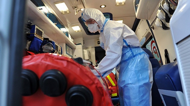 Amerykanie potwierdzili kolejny przypadek zarażenia wirusem ebola. Zachorował pracownik służby zdrowia w Teksasie. Zajmował się zakażonym pacjentem, który zmarł tydzień temu.