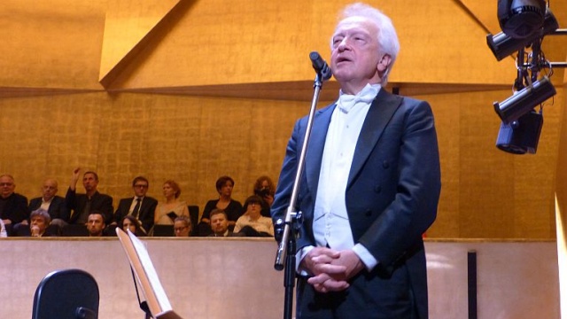 Światowej sławy dyrygent maestro Antoni Wit poprowadził w piątek wieczorem Orkiestrę Filharmonii Szczecińskiej.