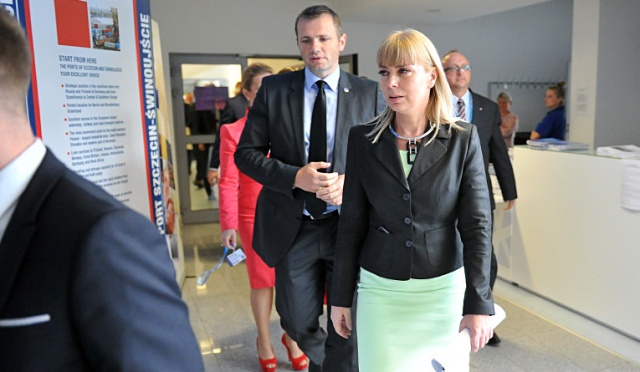 Komisarz UE do spraw rynku wewnętrznego i usług Elżbieta Bieńkowska uważa, że Polska powinna równym, marszowym, dość szybkim krokiem iść w kierunku strefy euro.