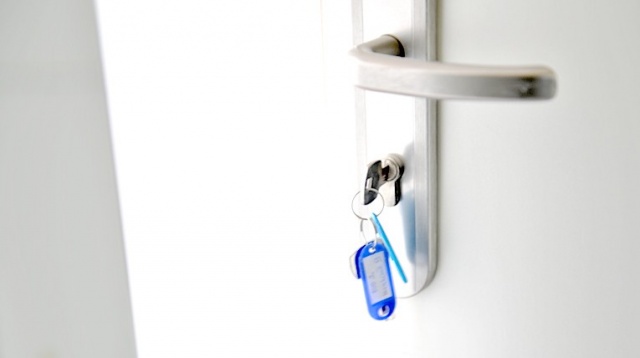 Szwajcarzy przeprowadzą pod koniec listopada referendum, dotyczące zwiększenia pokrycia rezerw walutowych w złocie, a konsekwencją może być właśnie wzrost ceny franka.