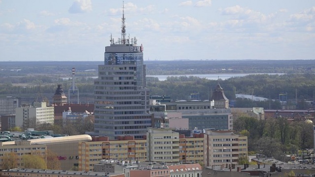 Związek Armatorów Polskich zaapelował do Zarządu Portu w Szczecinie i Świnoujściu o wprowadzenie tak zwanego zielonego rabatu. To 30-procentowa zniżka dla statków, których silniki napędzane są gazem, a takich na razie praktycznie nie ma.