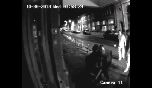 Poseł Wipler bił policjantów, czy to stróże prawa pobili posła Tabloidy Fakt i Super Express ujawniły film z monitoringu. To, co na nim widać, potwierdza wersję polityka. Na nagraniu widać, jak funkcjonariusze napadli na Wiplera.