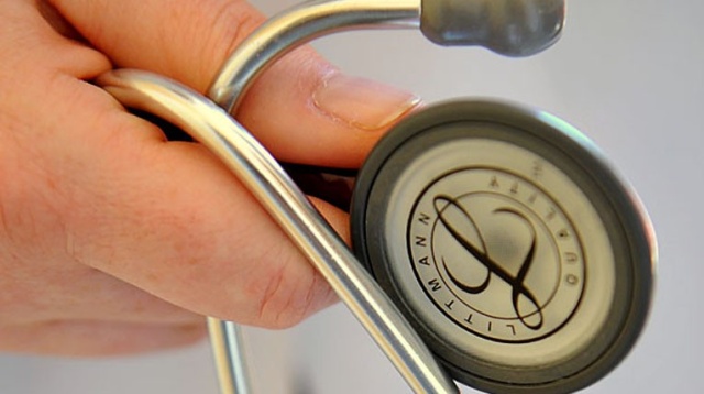 Jeszcze tylko przez miesiąc pacjenci będą mogli pójść do dermatologia i okulisty bez skierowania.
