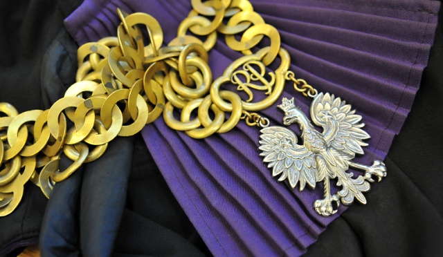 Klientka, która zaciągnęła kredyt przeliczany na franki szwajcarskie, wygrała z bankiem. Korzystny dla kobiety z Nowogardu wyrok wydał Sąd Okręgowy w Szczecinie. Sprawa trafiła na wokandę, bo klientka nie spłacała rat.