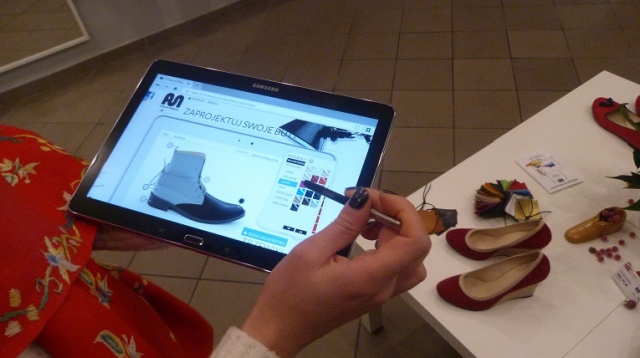 Nawet kilkaset osób miesięcznie odwiedza szczeciński butik, w którym można samemu zaprojektować sobie buty.