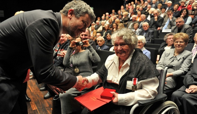 Ks. Witold Andrzejewski, Ewa Gruner-Żarnoch, Zbigniew Moskot ps. Flis, Danuta Szyksznian-Ossowska ps. Sarenka i Jan Tarnowski uhonorowani tytułem Świadek Historii.