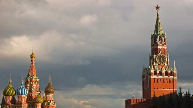 Niemcy nie zamierzają rezygnować z sankcji wymierzonych w Rosję. Zapowiedziała to dzisiaj kanclerz Angela Merkel. Nie określiła, jak długo Niemcy zamierzają utrzymać taką politykę wobec Rosji.