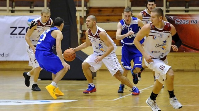 Koszykarze Spójni Stargard w wyjazdowym meczu I ligi koszykówki z GTK Gliwice przegrali 68:70 prowadząc jeszcze 37 sekund przed końcem spotkania 68:66.