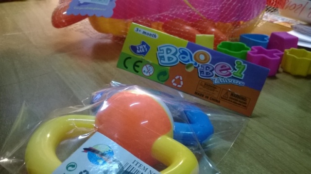 Niektóre zabawki zawierają groźne dla zdrowia i życia substancje chemiczne. Co trzecia została zakwestionowana przez Inspekcję Handlową.