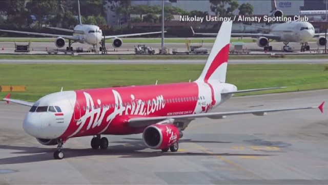 Do poniedziałku zawieszono poszukiwania malezyjskiego samolotu Airbus linii AirAsia, który w nocy polskiego czasu zniknął z radarów nad Morzem Jawajskim.
