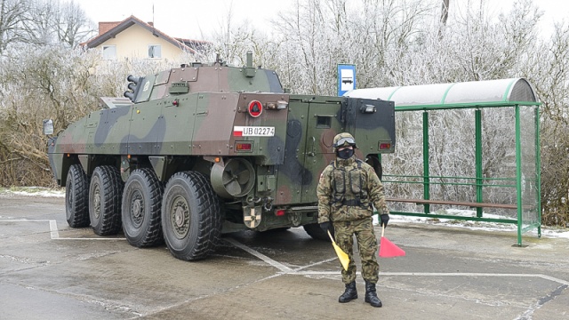 Kilkadziesiąt Rosomaków ruszyło na poligon w Drawsku Pomorskim. Fot. Jarosław Gaszyński [Radio Szczecin] Kilkadziesiąt Rosomaków ruszyło na poligon w Drawsku Pomorskim [ZDJĘCIA]