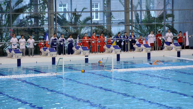 Eliminacyjny turniej ME w piłce wodnej juniorów potrwa w Szczecinie do niedzieli. Fot. Łukasz Szełemej [Radio Szczecin] Eliminacje do ME: Polscy waterpoliści przegrali z Francją [WIDEO, ZDJĘCIA]