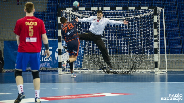Piłkarze ręczni Pogoni Szczecin zremisowali w środę z Górnikiem Zabrze 31:31 (11:16) w przedostatniej kolejce sezonu zasadniczego rozgrywek o mistrzostwo Polski. Fot. Jarosław Gaszyński [Radio Szczecin] Dramatyczna końcówka. O miejscu przed play-offem zdecyduje ostatnia kolejka [DUŻO ZDJĘĆ, WIDEO]