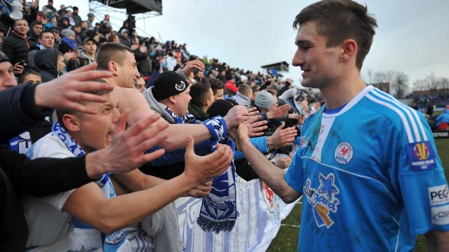 Błękitni Stargard pokonali w pierwszym półfinale PP Lecha Poznań 3:1. Fot. Łukasz Szełemej [Radio Szczecin] Błękitni w prima aprilis nie żartują [ZDJĘCIA]