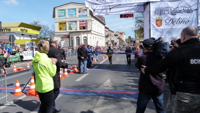 42. Maraton Dębno. Fot. Grzegorz Gibas [Radio Szczecin] Tysiące biegaczy wzięło udział w maratonie w Dębnie [ZDJĘCIA, WIDEO]