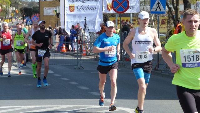 42. Maraton Dębno. Fot. Grzegorz Gibas [Radio Szczecin] Tysiące biegaczy wzięło udział w maratonie w Dębnie [ZDJĘCIA, WIDEO]