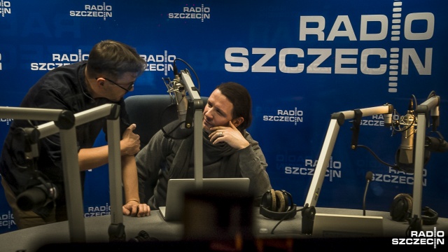 Radosław Majdan przyznaje, że nowa rola lektora nie była łatwa. Fot. Jarosław Gaszyński [Radio Szczecin] Radosław Majdan w Radiu Szczecin o piłkarskiej mafii. Nowa książka na lato [WIDEO, ZDJĘCIA]