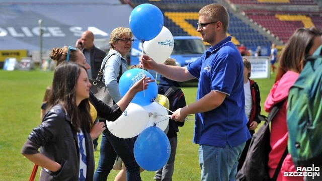 42 zespoły, ponad czterysta dzieciaków z 11 gmin rywalizuje ze sobą na stadionie Pogoni Szczecin w ramach finału Mini Mundialu. Fot. Łukasz Szełemej [Radio Szczecin] Wielki finał Mini Mundialu na stadionie Pogoni Szczecin [ZDJĘCIA, WIDEO]