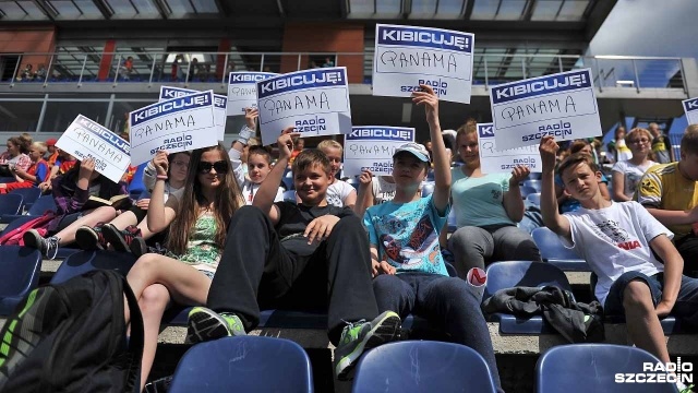 42 zespoły, ponad czterysta dzieciaków z 11 gmin rywalizuje ze sobą na stadionie Pogoni Szczecin w ramach finału Mini Mundialu. Fot. Łukasz Szełemej [Radio Szczecin] Wielki finał Mini Mundialu na stadionie Pogoni Szczecin [ZDJĘCIA, WIDEO]