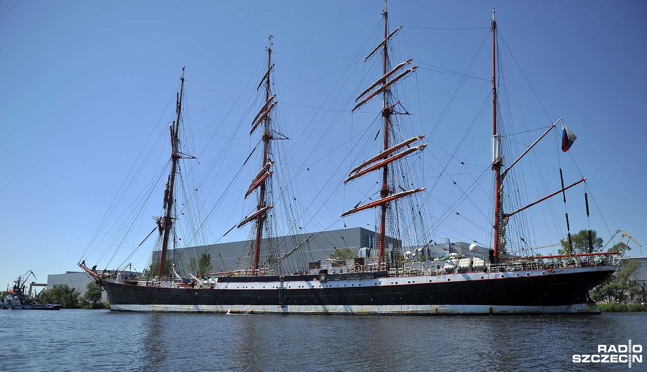 STS Siedow miał w sobotę wpłynąć do portu w Świnoujściu. Tak się jednak nie stanie - informuje Kapitanat Portu Świnoujście. Żaglowiec nie otrzymał pozwolenia na wpłynięcie na terytorium Polski - decyzję podjął premier Mateusz Morawiecki.