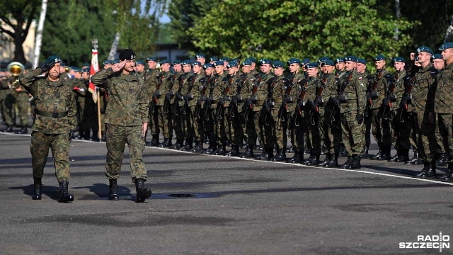 Święto Wojska Polskiego. Fot. Łukasz Szełemej [Radio Szczecin] Defilada, pokazy i odznaczenia. Wojsko świętuje [WIDEO, ZDJĘCIA]