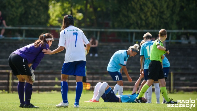 Piłkarki nożne Olimpii Szczecin przegrały na własnym stadionie z Górnikiem Łęczna 0:9. Fot. Konrad Nowak [Radio Szczecin] Nokaut w Szczecinie. Lider okazał się za mocny [ZDJĘCIA]