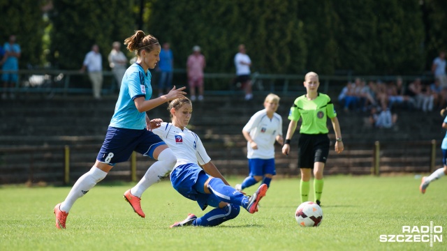 Piłkarki nożne Olimpii Szczecin przegrały na własnym stadionie z Górnikiem Łęczna 0:9. Fot. Konrad Nowak [Radio Szczecin] Nokaut w Szczecinie. Lider okazał się za mocny [ZDJĘCIA]