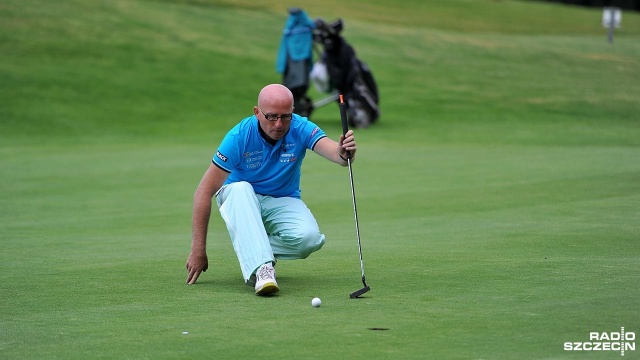 Trwa krajowy finał zmagań World Amateur Golfers Championship. Bierze w nim udział ponad 200 zawodników. Fot. Łukasz Szełemej [Radio Szczecin] Radio Szczecin na polu golfowym [ZDJĘCIA]