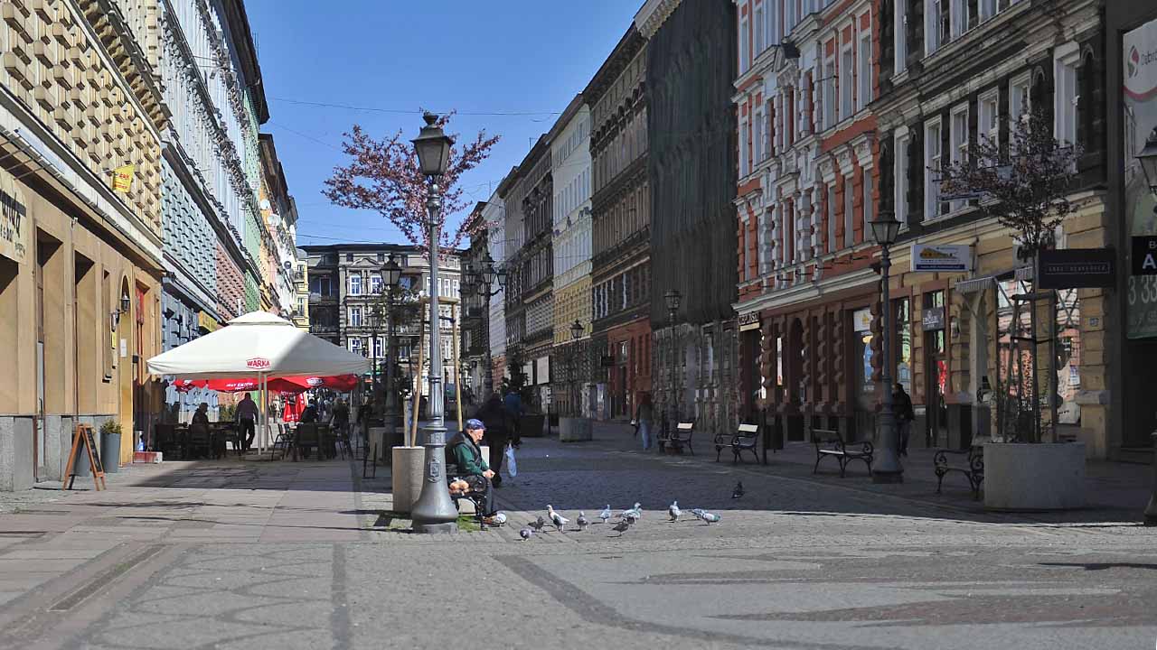 Montaż monitoringu to jedno z rozwiązań o jakie apelowali mieszkańcy okolicy. Miał działać pod koniec maja, zamontowany zostanie jednak dopiero pod koniec czerwca.