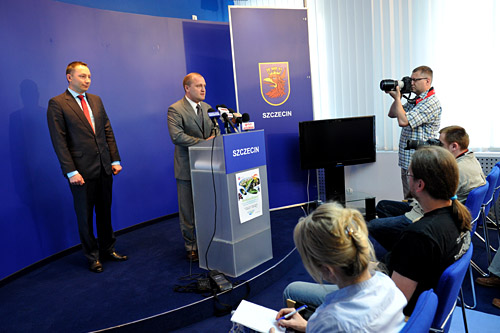 Aleksander Buwelski, były zastępca prezydenta Szczecina z ramienia PO, wygrał konkurs na dyrektora Wydziału Obsługi Inwestorów i Biznesu - informuje biuro prasowe magistratu. Buwelski pokonał trzy osoby.