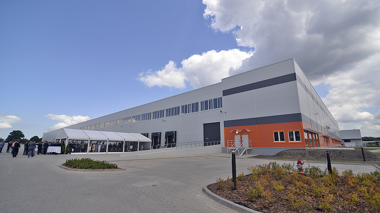 Otwarty nieco ponad rok temu park logistyczny w szczecińskim Dąbiu sprzedany. Amerykański Exeter Property Group kupił North-West Logistic Park od dotychczasowego właściciela Waimea Holding.