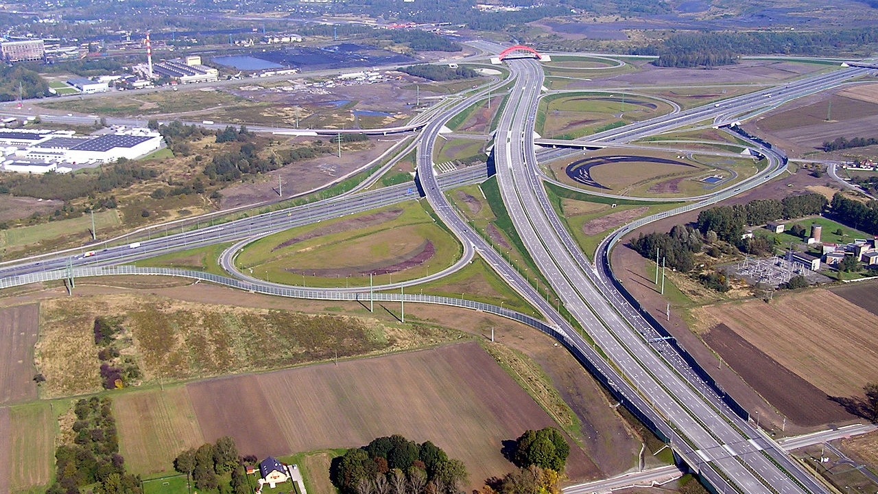 Senat uchwalił bez poprawek ustawę o zniesieniu opłat za przejazdy autostradami publicznymi. Za było 73 senatorów, 8 wstrzymało się od głosu. Nikt nie był przeciw.