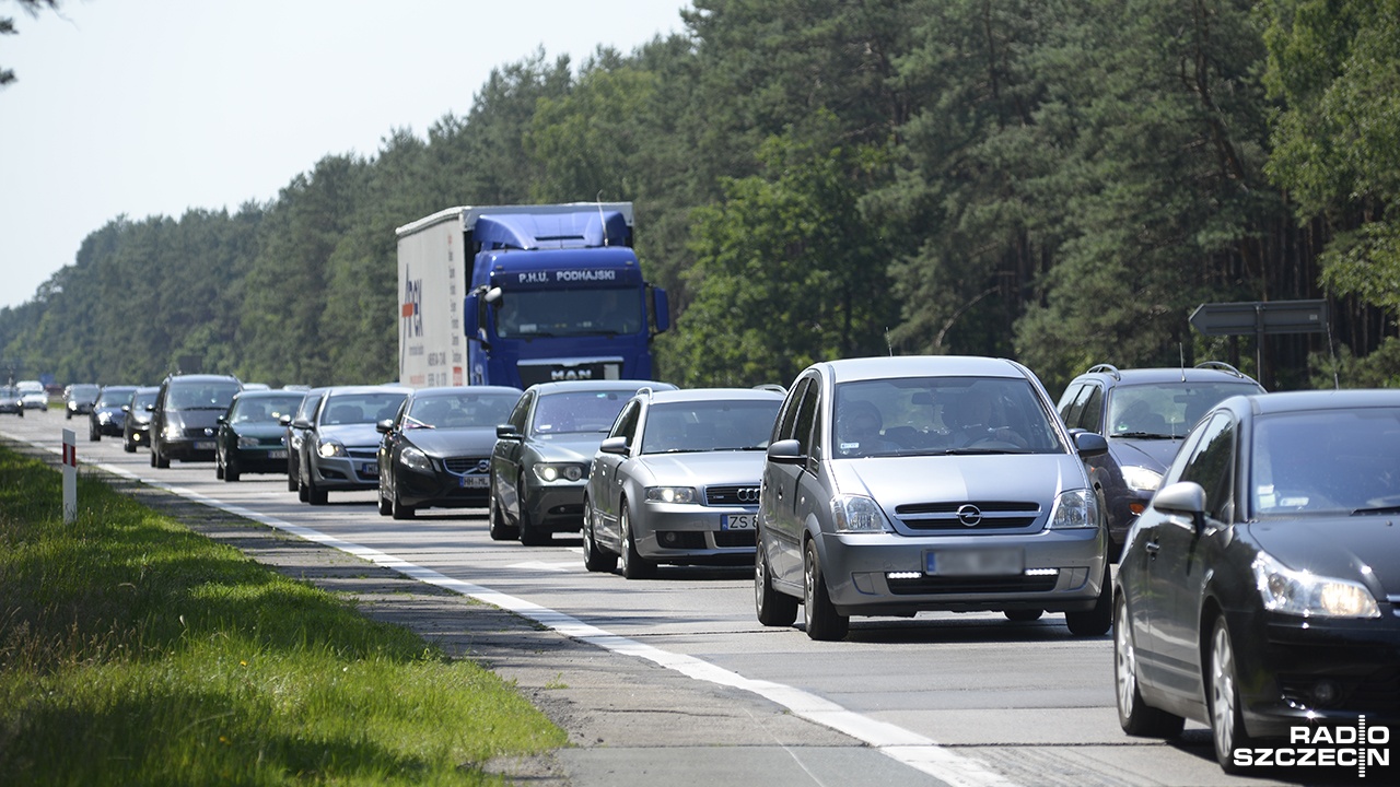Dwa auta zderzyły się na krajowej drodze nr 3.