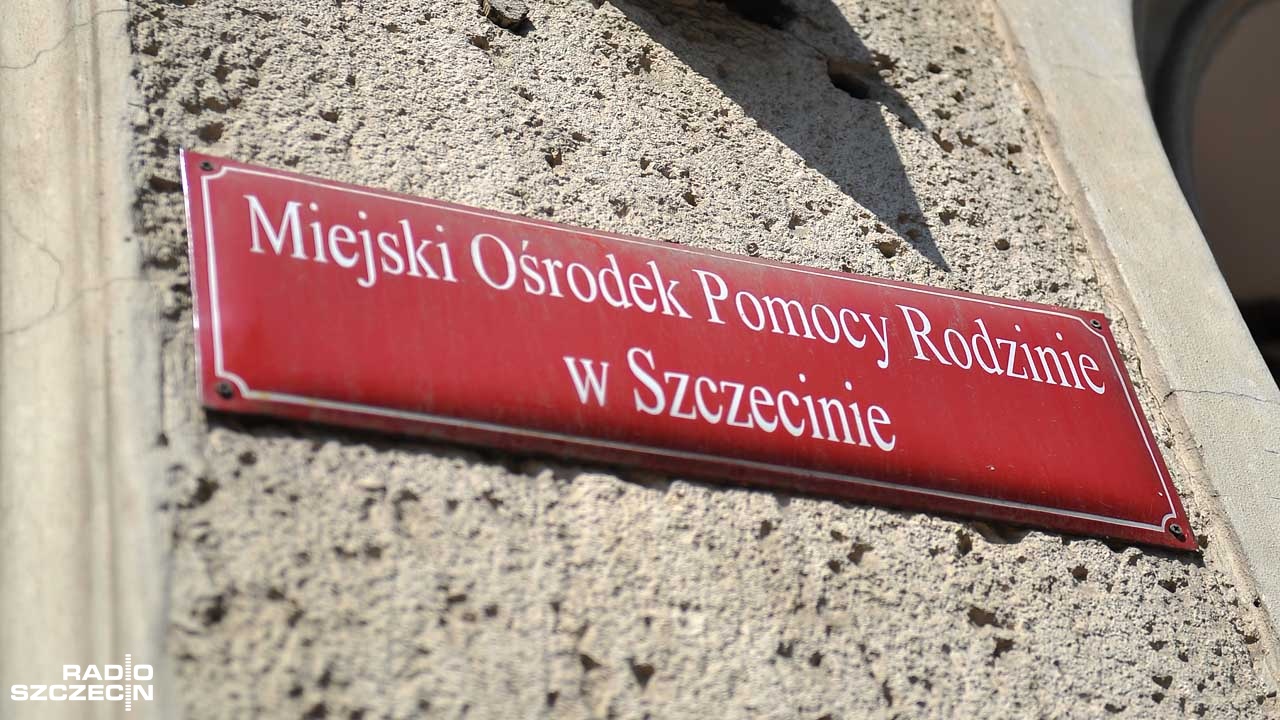 Nie przyszli do pracy, bo oddają krew. Pracownicy socjalni w całej Polsce protestują pod hasłem Pomoc społeczna się wykrwawia. Ci, którzy nie mogą oddać krwi, wzięli urlop na żądanie. W Szczecińskim Miejskim Ośrodku Pomocy Rodzinie zostali głównie pracownicy administracyjni.