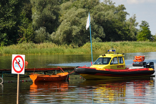 Odnalazł się poszukiwany nad Jeziorem Resko Przymorskie windsurfer. Mężczyzna jest cały i zdrowy. Udało mu się samodzielnie dopłynąć do brzegu.