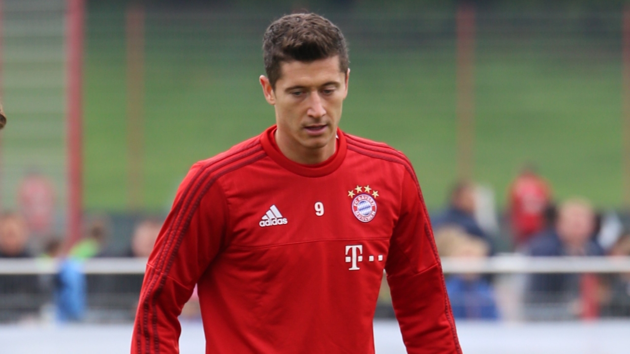 Eksperci niemieckiego magazynu Kicker uznali Roberta Lewandowskiego najlepszym napastnikiem Bundesligi.