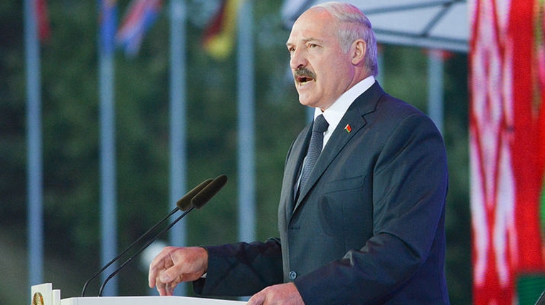 RSnW: Łukaszenka byłby zadowolony, gdyby na granicy polała się krew