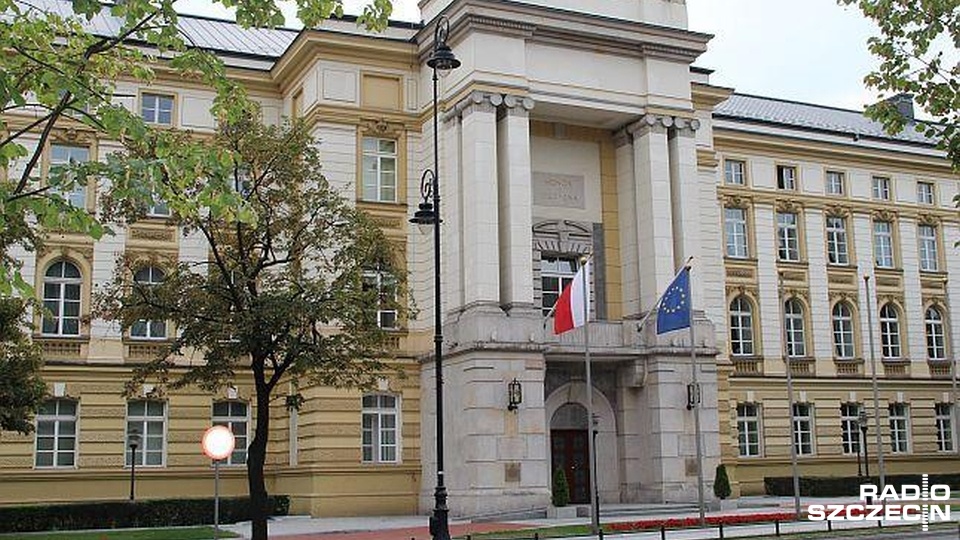 Rząd przyjął kolejny projekt w sprawie zamrożenia rosyjskich finansów. Rzecznik rządu Piotr Mller po posiedzeniu Rady Ministrów powiedział, że chodzi o zamrożenie funduszy firm i osób, które wspierają agresję na Ukrainę.