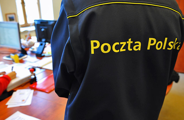 Z aresztu na pocztę może trafić dwudziestu osadzonych w Szczecinie. Dyrekcja Służby Więziennej rozmawia z Pocztą Polską o etatach w sortowni listów i paczek.