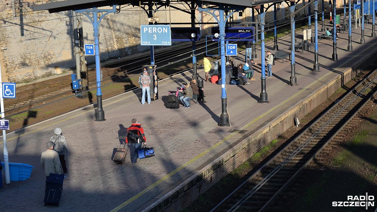 Tak prezentują się komunikaty głosowe zaledwie kilka tygodni po otwarciu zmodernizowanej kolejowej stacji - Szczecin Główny.
