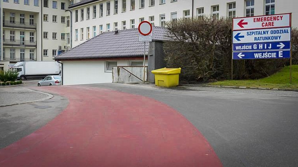 Mężczyzna, który symulował atak padaczki na SOR szpitala przy Unii Lubelskiej w Szczecinie, nie zostanie ukarany. To jednak nie oznacza zielonego światła dla takich wyczynów na oddziale ratunkowym placówki.