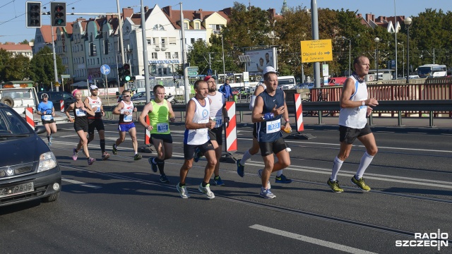 Fot. Jarosław Gaszyński [Radio Szczecin] Szczecinianie zwycięzcami maratonu w Szczecinie [WIDEO, DUŻO ZDJĘĆ]