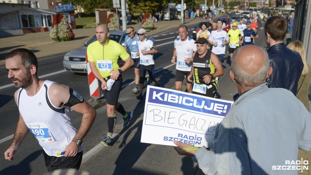 Fot. Jarosław Gaszyński [Radio Szczecin] Szczecinianie zwycięzcami maratonu w Szczecinie [WIDEO, DUŻO ZDJĘĆ]